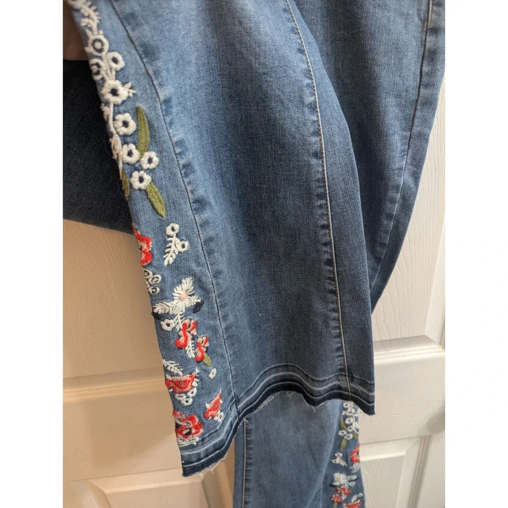 Chartou Collection Womens Embroidered Flare Jeans‎ Blue Denim - Size XL